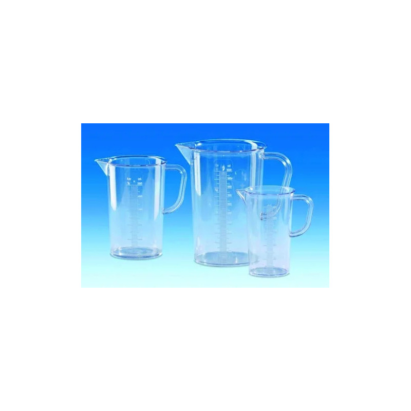 BECHER EN SAN TRANSPARENT AVEC POIGNEE, GRADUATIONS EN RELIEF ET BEC VERSEUR