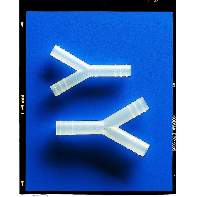 RACCORD CANNELE EN POLYPROPYLENE TYPE Y, POUR TUYAU DIAMETRE INT. 3 - 4 mm LONGUEUR 20 mm