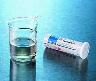 BANDELETTE TEST SEMI-QUANTITATIVE MERCKOQUANT ACIDE PERACETIQUE, 5 - 50 mg/l PAR 100 MERCK 1.10084.0